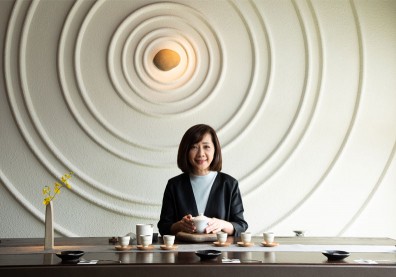 小學徒熬成台灣最難訂餐廳老闆娘，飛花落院女主人從挫折中淬鍊成功