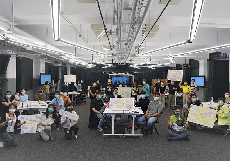 工作坊集結了北市府同仁的想法,產生創新的火花。台灣設計研究院提供。