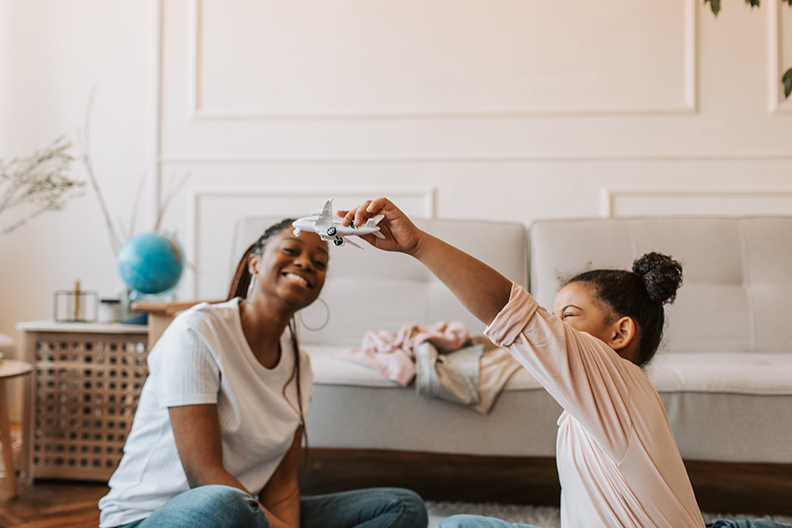 孩子的世界裡總有引人注目的事情在發生。僅為情境圖，取自pexels