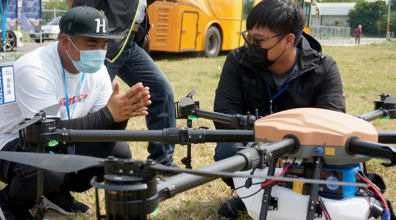 佐翼結合AI及AOI辨識,為佐翼拉出植保機以外的新技術服務線,擴大競爭力。