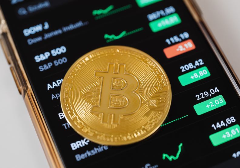 數位貨幣可粗分為三種:CBDC、Stablecoin、Cryptocurrency。圖為比特幣,圖片來自pexels