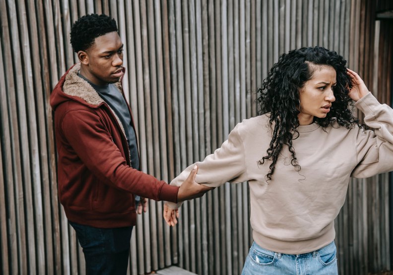 對於離婚的理由,你永遠不欠別人一個解釋。pexels