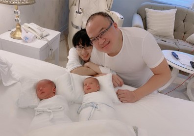 砸百萬做試管、龍鳳胎未滿月，51歲導演明金城心肌梗塞驟逝