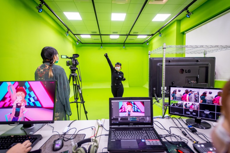 成立虛實跨境媒體中心,培育數位影視與動畫人才。