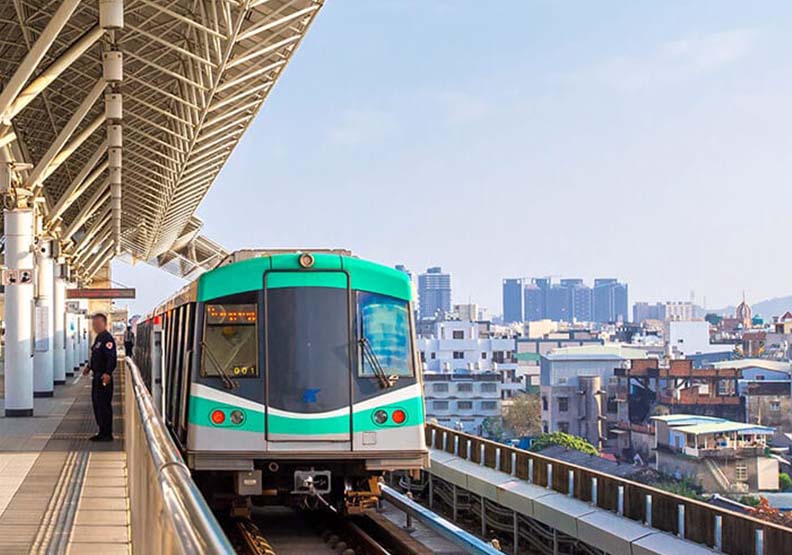 高雄捷運。取自高雄旅遊網。