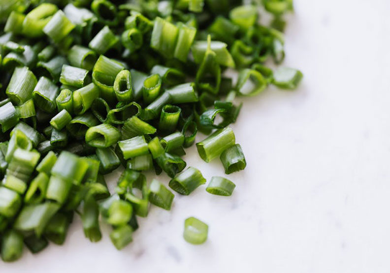 傳統醫學認為蔥具有健胃整腸、防感冒、防癌的功效。Pexels Karolina Grabowska