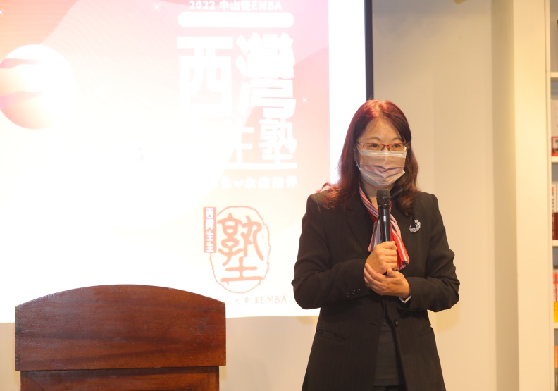 中山大學管理學院院長葉淑娟。池孟瑜攝