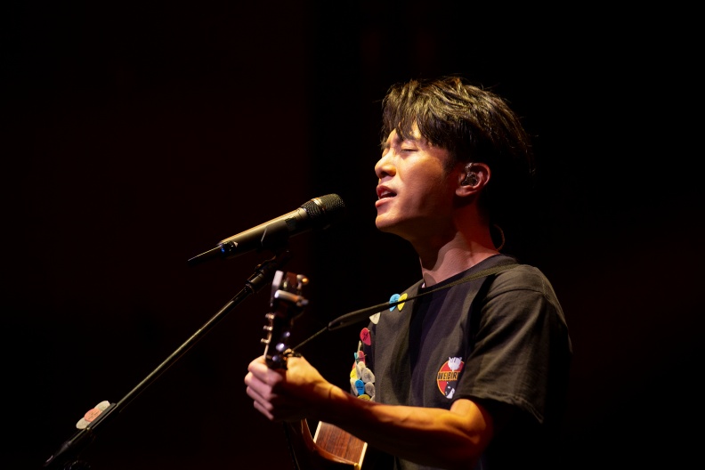 韋禮安多年來透過自學,不斷精進音樂實力。 IMC Live Global 提供