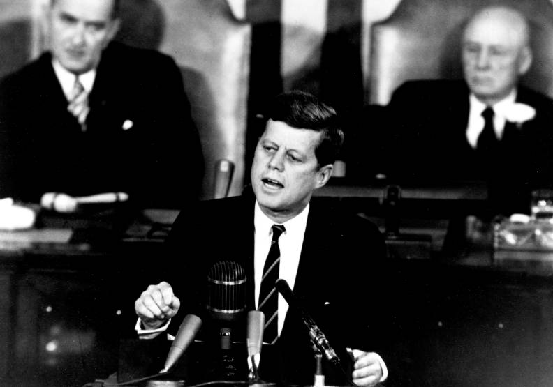 1961年5月25日,甘迺迪總統在國會上發表登月任務演說。取自NASA官網