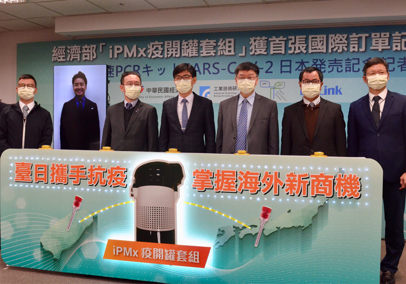 「疫開罐」成功研發，有賴工研院的研發與貿聯合作生產。白育綸攝