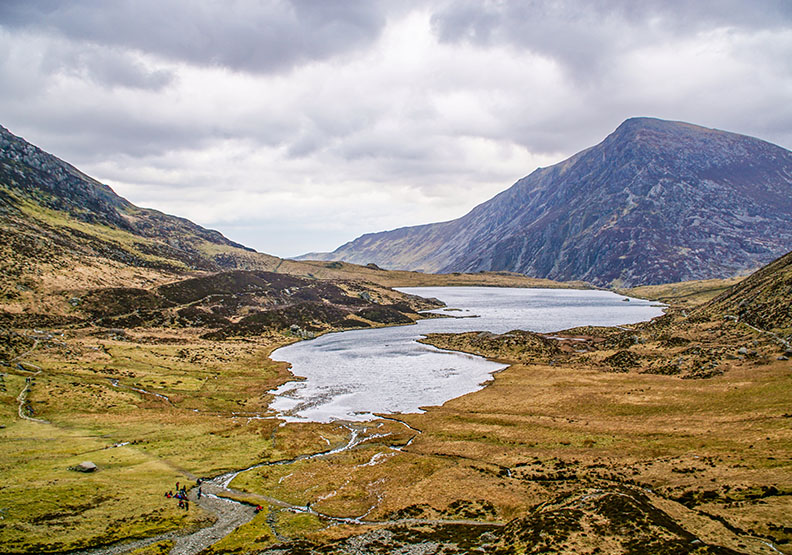 Unsplash by Tom Wheatley。