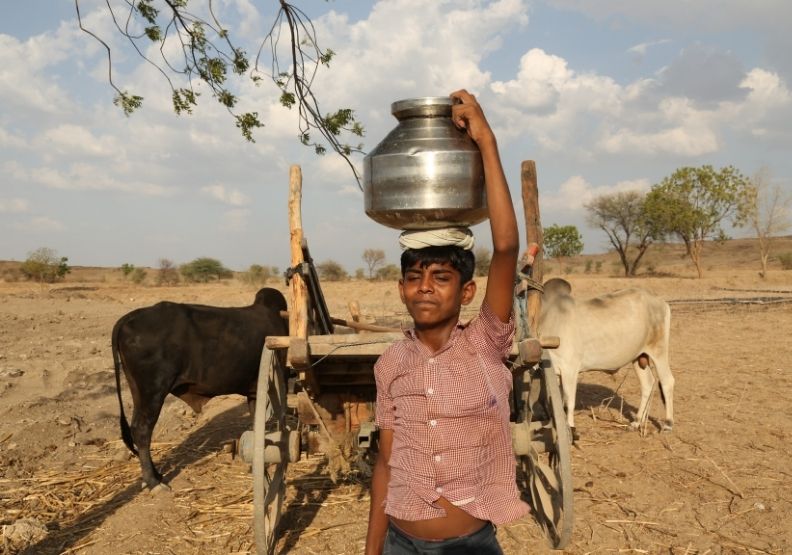 升溫達攝氏2度,全球達30億人口將經歷「長期缺水」。取自Photo by Gyan Shahane on Unsplash。