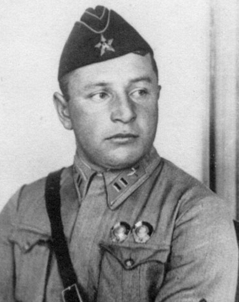 蘇聯王牌飛行員兼指揮官雷洽哥夫(Pavel Rychagov)。取自維基百科。