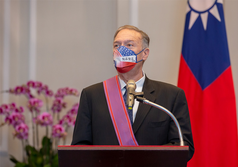 美國前國務卿蓬佩奧今會見總統蔡英文。總統府提供