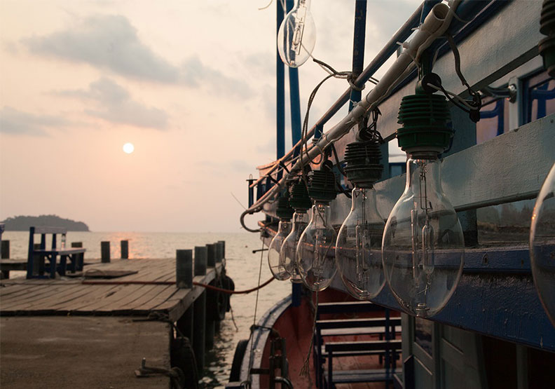 在花火節的夜晚邊看煙火邊「釣小管」，可是完全不一樣的獨特體驗。