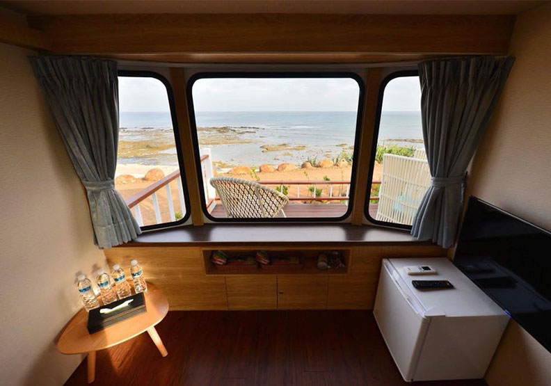 全澎湖唯一「無邊際海景露營車」，體驗別於以往的獨特住宿體驗。Klook提供