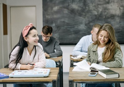 為何有人「愈看愈順眼」？想在團體中贏得大多人的好感，關鍵就在這裡