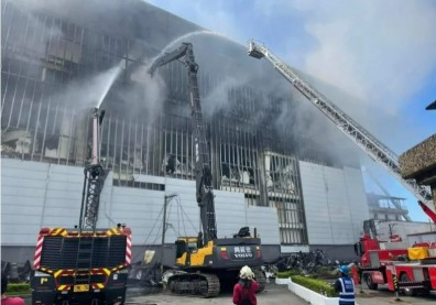 桃園美福、家樂福倉儲接連大火！大量空汙排煙影響空氣品質