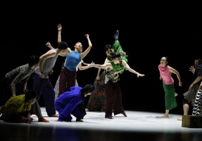 【鏡觀台灣】面對疫情你莊敬她自強，雲門《霞》如何分辨「兩生花」？