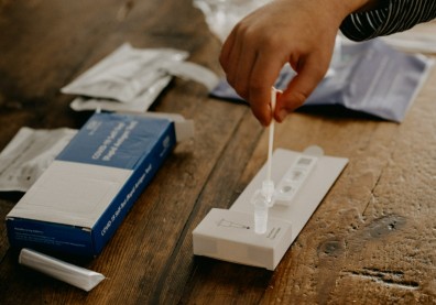 3款新冠快篩試劑「無法證明對XBB有效」，食藥署2理由核准繼續用