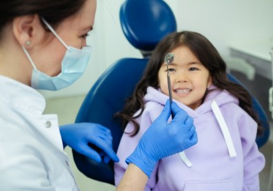 4歲童常拉肚子、20顆牙齒全蛀光！醫揪原因：家長一舉動是禍首
