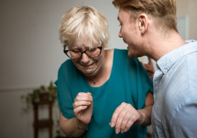 「你這個蠢蛋，閉嘴！」當對方只能用語言暴力來表達不同意，是時候暫停這場討論了