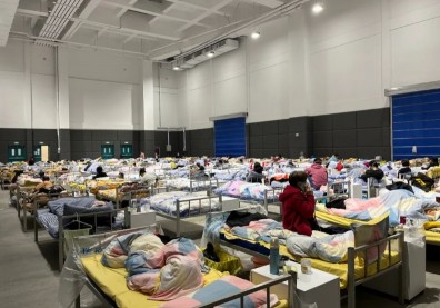 上海封城記〉方艙醫院中的孤島求生，千萬流量卻被下架的背後