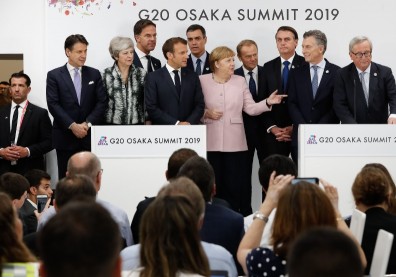 自律的她，讓記者要從「翻白眼」中找出真正想法！梅克爾通常如何處理敏感問題？