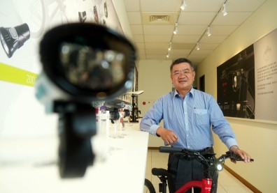從PCB到車燈再到E-bike，這位資深車友拚出邑昇創新高
