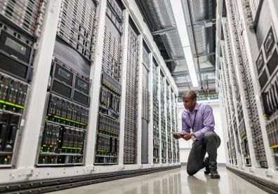 一鍵運算時代來了！超級電腦上雲端，千億大餅誰吃得到？