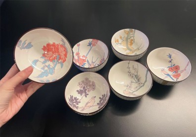 開發金股東會送「故宮碗」爆紅？