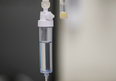 多家大醫院喊生理食鹽水缺貨，醫師公會示警：開刀房恐停擺