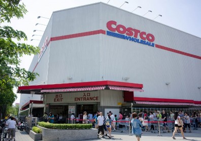 台灣人樂意被綁架？好市多既收年費又賺12億權利金