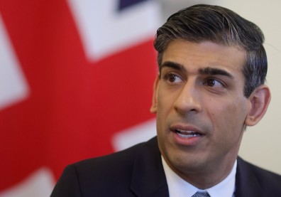 英國首任亞裔首相！保守黨內無對手角逐，蘇納克跨過門檻當選