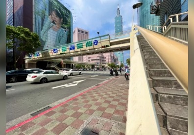跟地標說再見！攝影迷喜愛的北市世貿天橋，15日確定拆除