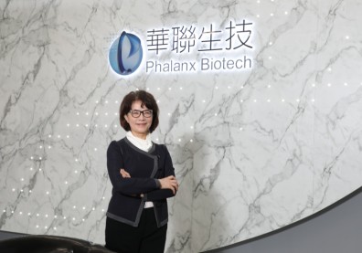 曾窮到不敢開冷氣，華聯生技如何讓台大、長庚都買單