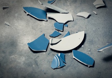 愛上依賴型人格者：感情像易碎的瓷器，一不小心就碰碎他的玻璃心