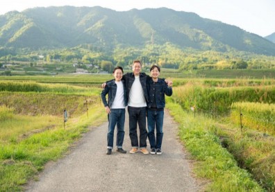 亞洲創生》日本牛仔褲老廠轉戰潮牌,三代職匠精神翻轉低潮