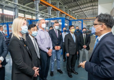 繞過半個地球，立陶宛為何結盟唐榮做電巴？