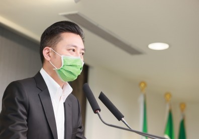 不怕對岸只怕圖書館？《華爾街日報》看選戰：台灣崇尚精英教育