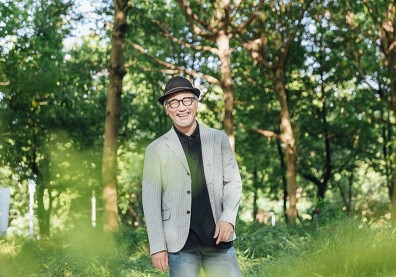 父親過世、兒子問他「是不是中年危機？」 高翊峰：孤單時可以流淚，也要找到能自處的方式