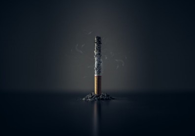 點一根菸，空虛和不安全感就會消失──正如你還不會抽菸的時候