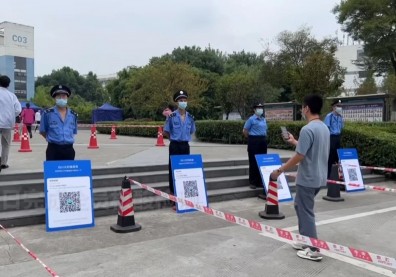 獨家〉富士康成都首創防疫泡泡，11萬人「閉環生產」防疫營運兩不誤