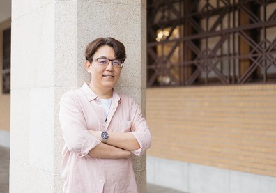 58歲照顧失智父親的單身生活│郭強生：坦然接受此生的「沒有清單」，無需透過別人肯定自我