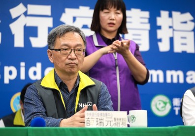 郭台銘「朽木為官」回嗆BNT推銷員說！薛瑞元：郭董言重了