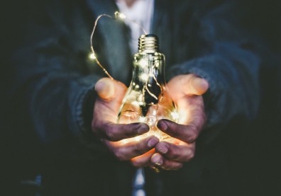 對的時機遇到對的老師：若鄭捷有尹衍樑的幸運，結局是否會不同？