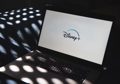 年營收掉68億美元、裁員近3萬人：Disney+能否成功拯救迪士尼？