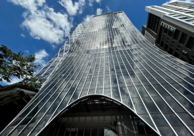 景氣冷颼颼，紡織股王儒鴻卻逆勢擴產、攬才？