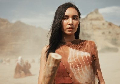 為何她的頭髮沒有年齡？ 獨家椰棗萃取「麥拉寧」 不染髮的黑科技