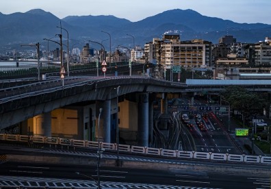 邁向人生下半場，才明瞭父母輩如何跟年輕時的夢想告別